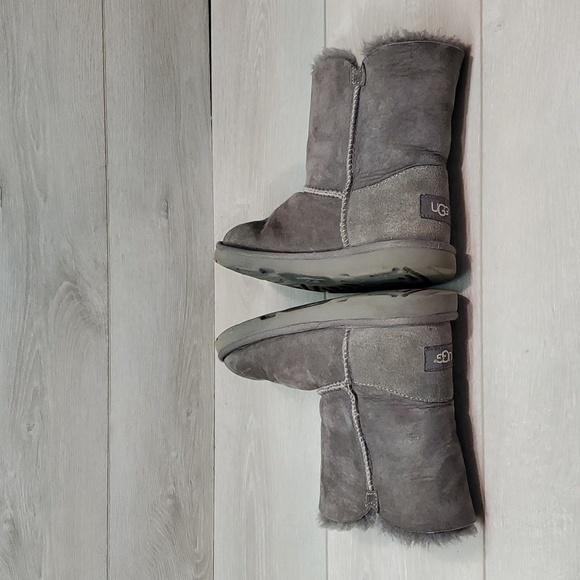 Ugg Australia Kids Girls Bailey Button Leather Sheepskin Boots shoes sz 3 - Picture 6 of 14